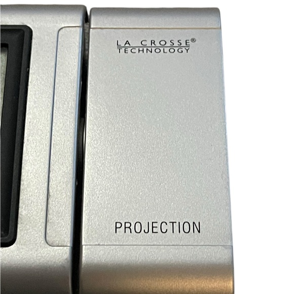 La Crosse Technology Projection Alarm Clock with Indoor Temperature and Humidity - Picture 5 of 6